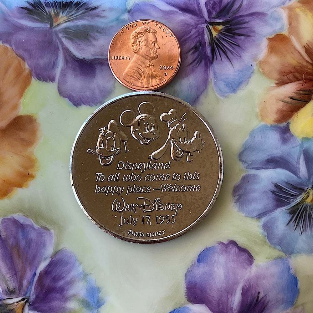 Disney Silver Commemorative Coin  1990 Disney Characters Exclellent Vintage